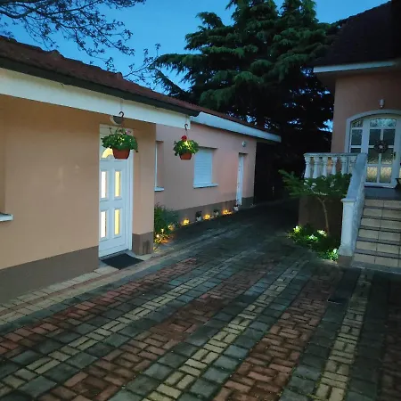 Apartment Domov Carlotka Pressburg